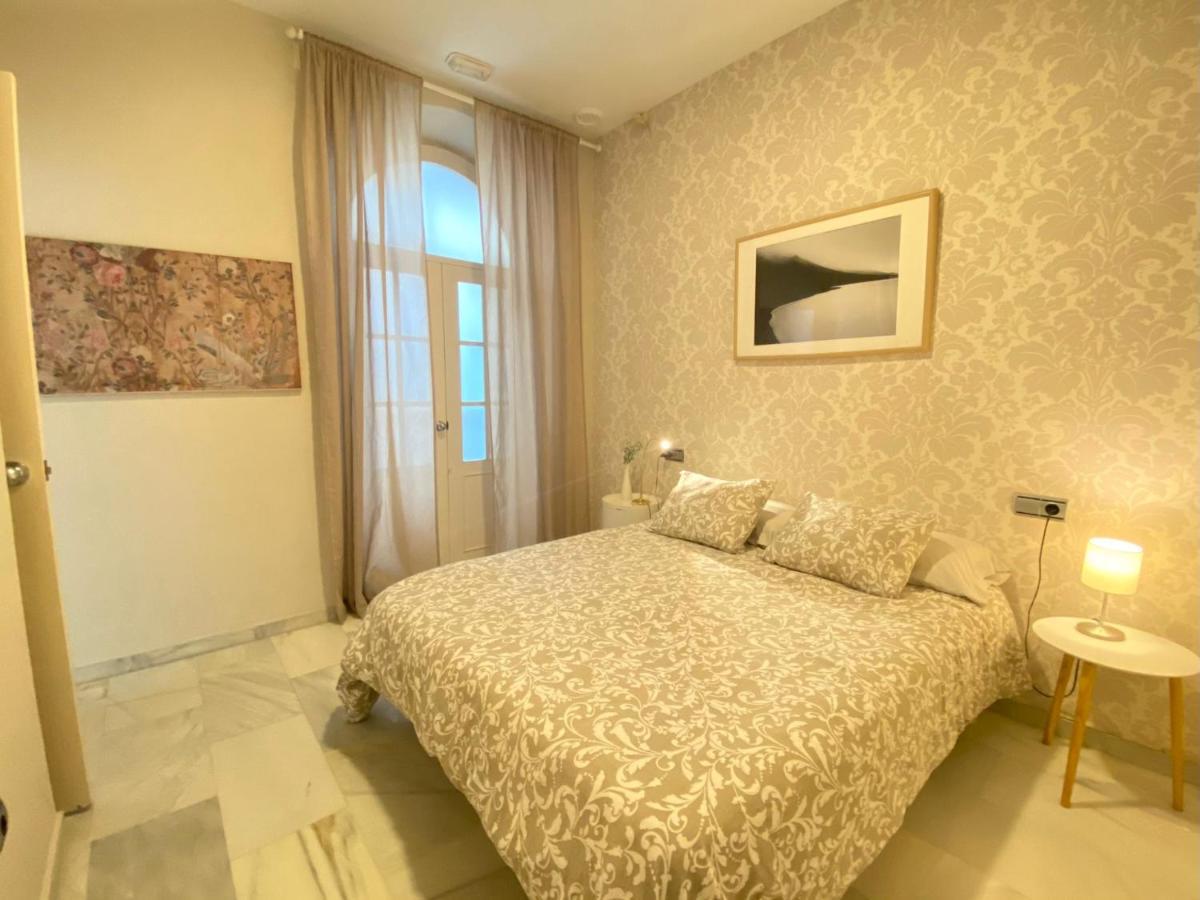 APARTAMENTO COLÓN 1451 - WIFI Gratis y Aire Acondicionado Cádiz Exterior foto