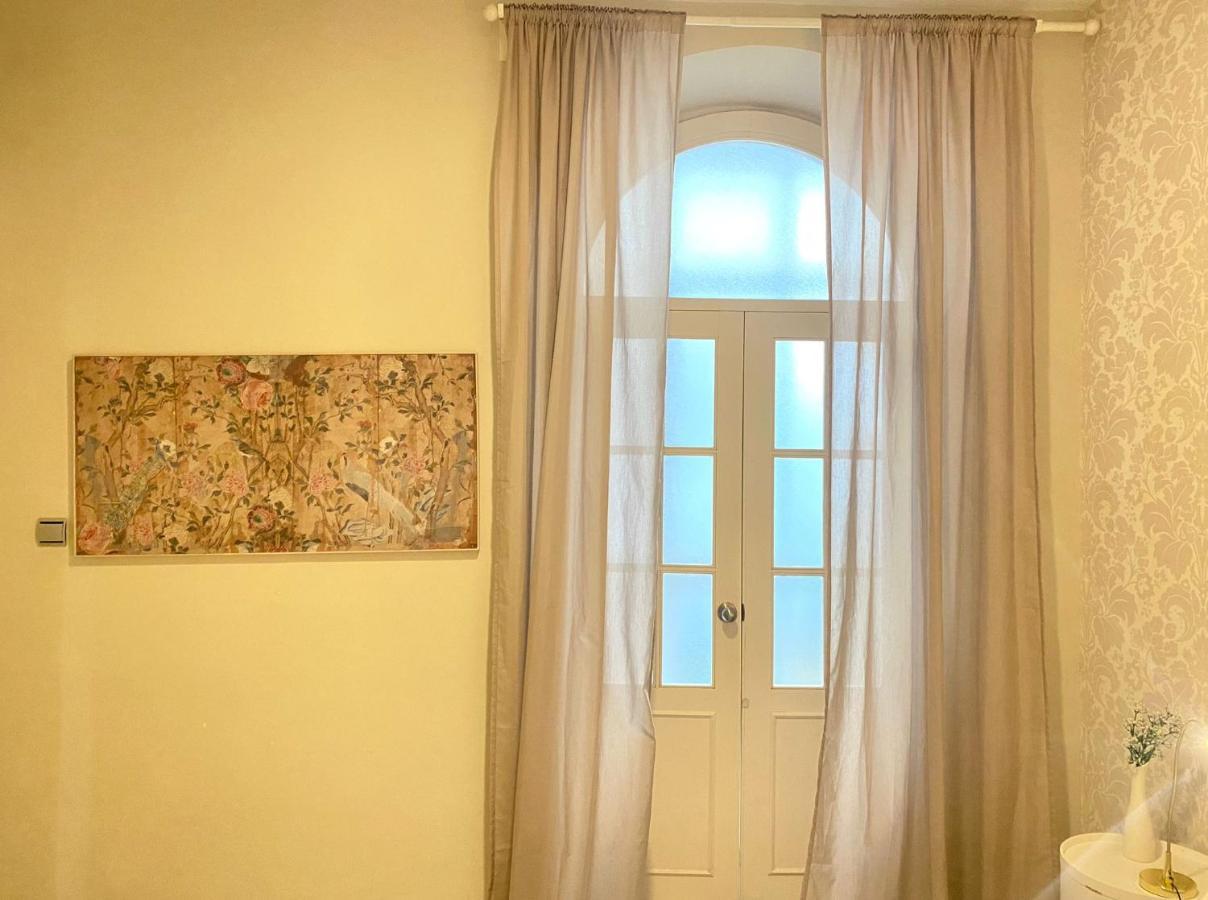APARTAMENTO COLÓN 1451 - WIFI Gratis y Aire Acondicionado Cádiz Exterior foto